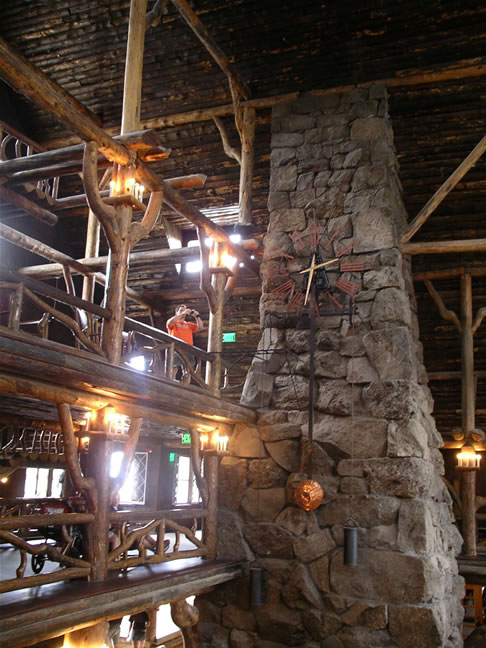 images/P-Old Faithful Inn. (1).jpg